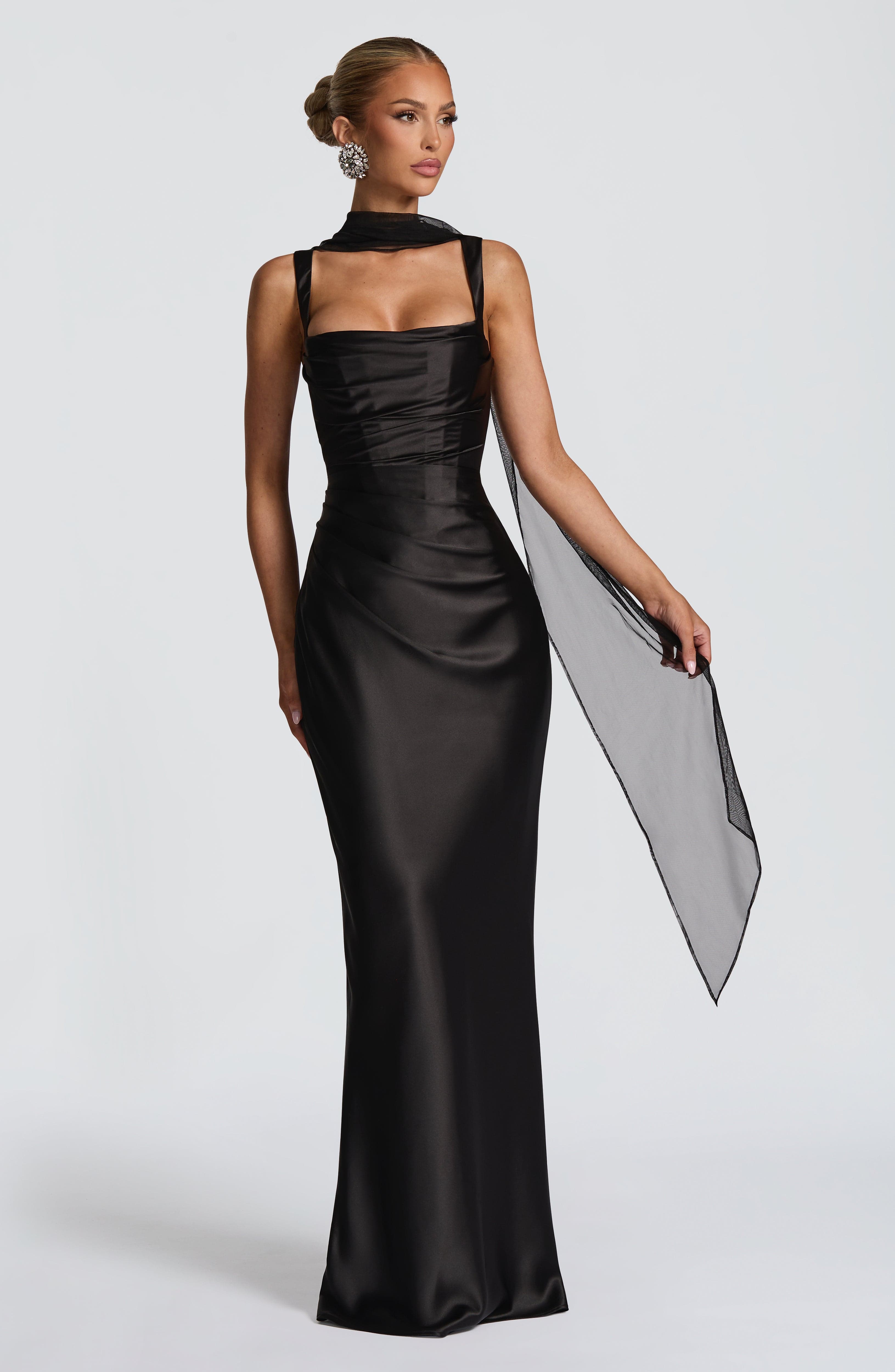Vestido Naeti ™ | Elegancia satinada con estructura refinada