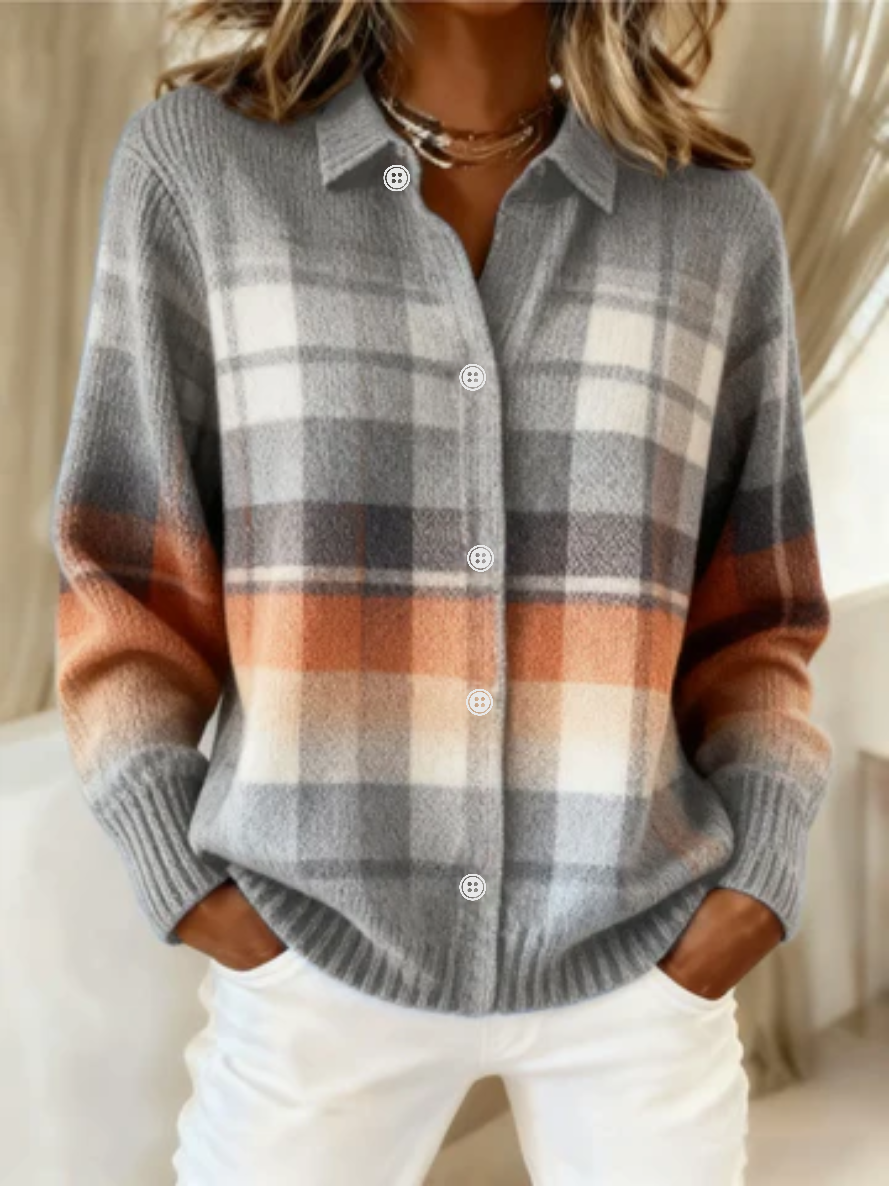 Elena™ – Blusa con Capucha de Tonos Suaves y Cuadros